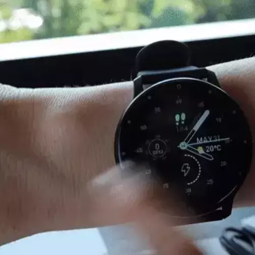 gif of using OmniWatch - Side bar